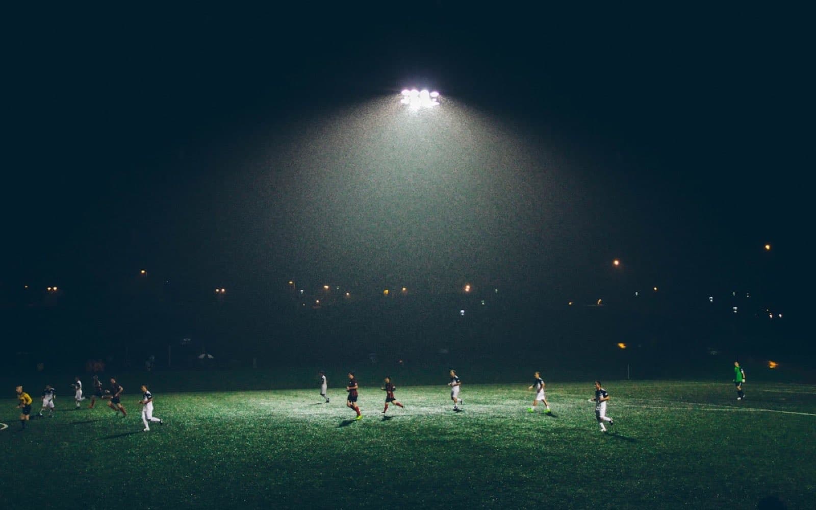 Bayraklı Futbol Park